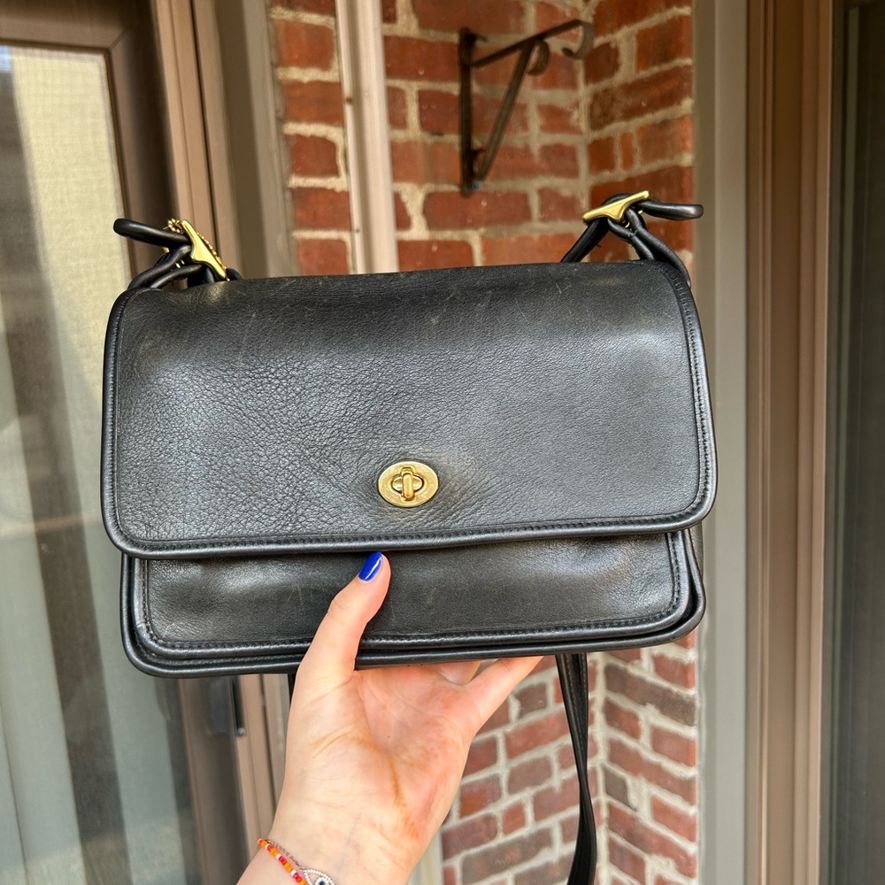 Vintage coach pocket bag style 9875 black leather crossbody turnlock retro y2k